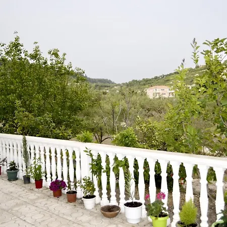 Ariadna 2 Apartment *